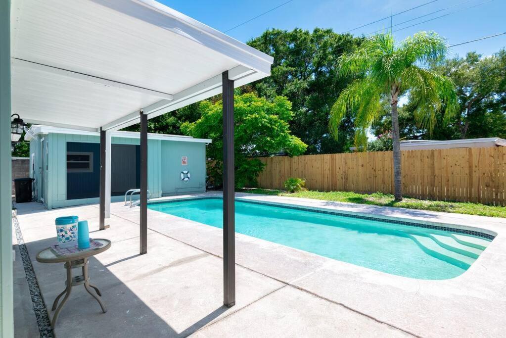 Relaxing Pool Home For Family Getaway Close To Tampa Zoo, Busch Gardens, Restaurants And Shopping! Exterior photo