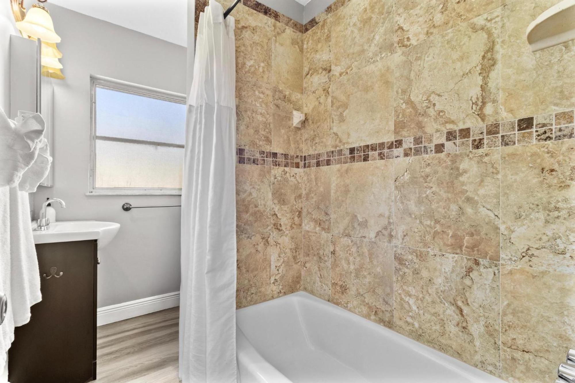 Relaxing Pool Home For Family Getaway Close To Tampa Zoo, Busch Gardens, Restaurants And Shopping! Exterior photo