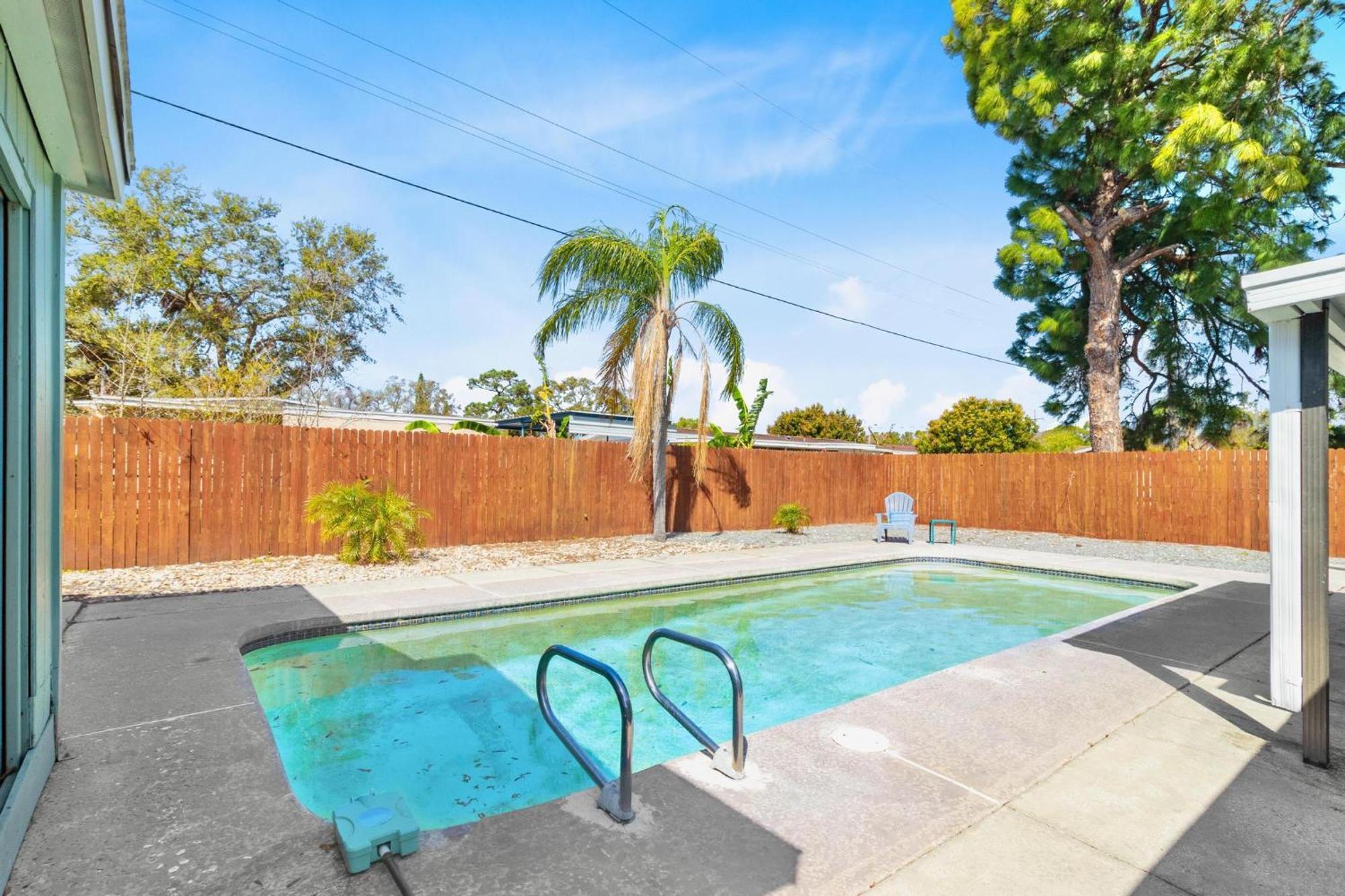 Relaxing Pool Home For Family Getaway Close To Tampa Zoo, Busch Gardens, Restaurants And Shopping! Exterior photo