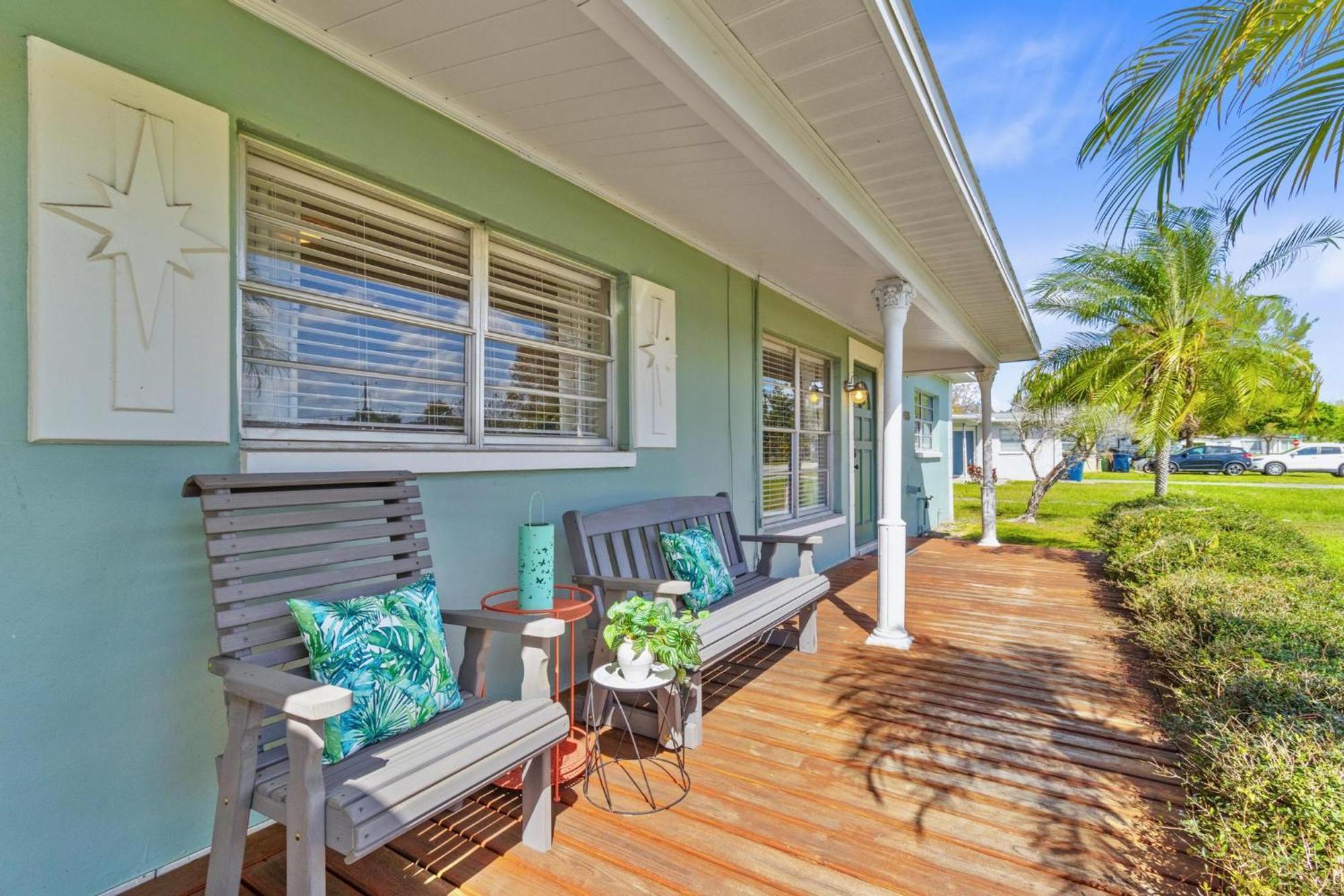 Relaxing Pool Home For Family Getaway Close To Tampa Zoo, Busch Gardens, Restaurants And Shopping! Exterior photo
