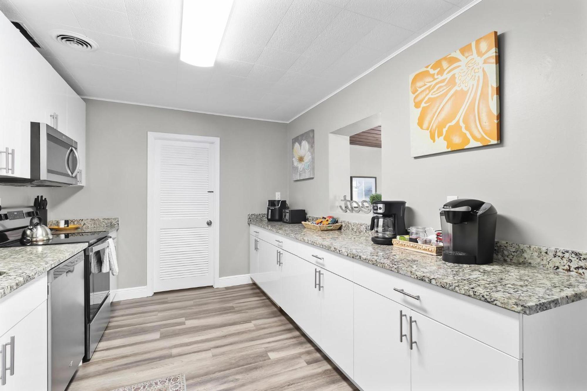 Relaxing Pool Home For Family Getaway Close To Tampa Zoo, Busch Gardens, Restaurants And Shopping! Exterior photo